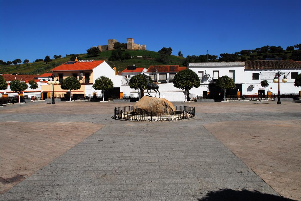Hostal La Encina El Real de la Jara المظهر الخارجي الصورة